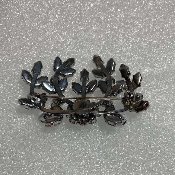 Vintage diamante brooch w/argenti frame    2in. dia Superior quality gemstones - Picture 4 of 5